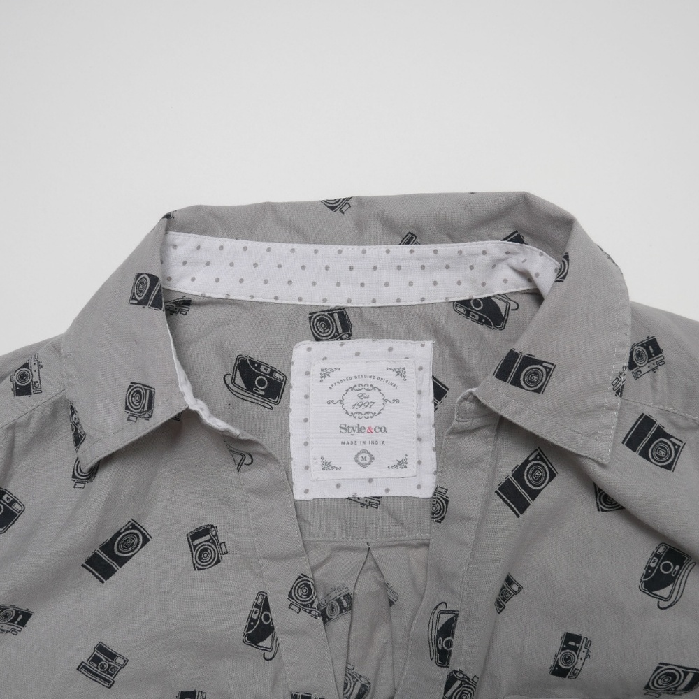Style & Co Grey Camera Print Crop Tie Button Down - Picture 2 of 5